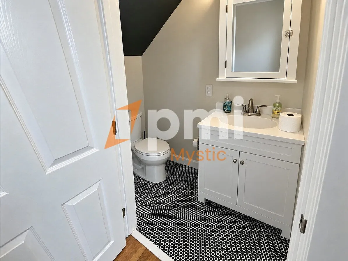 1 bed, 1.5 bath, 779 sqft, $1,926 — Photo 4