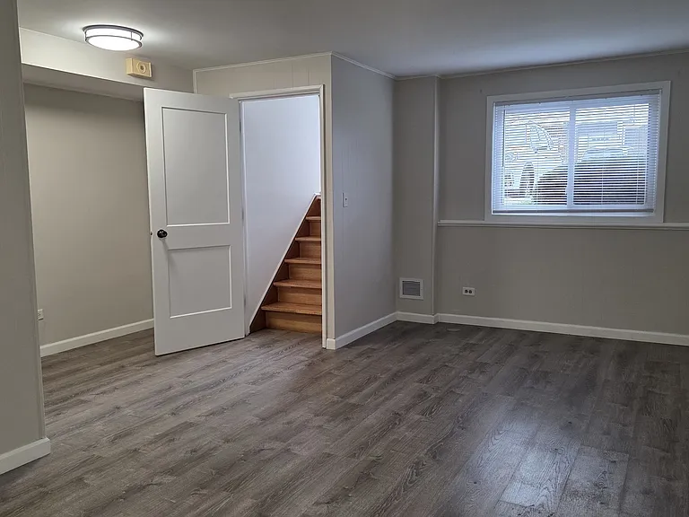 553 W Park Ave #D — Photo 10