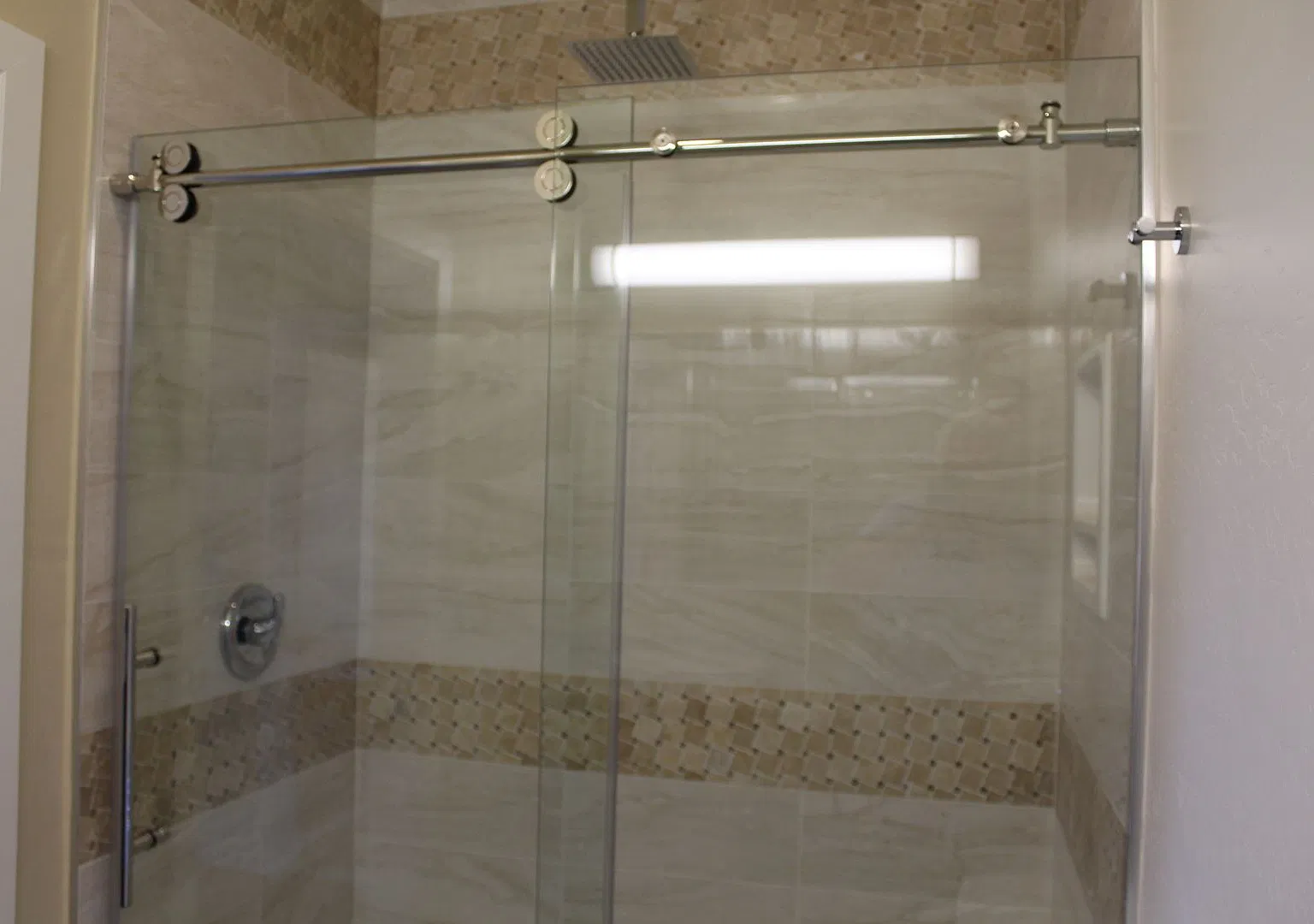 200 E Malibu Dr — Photo 1