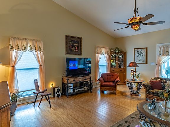 5th image of 804 Lees Ct