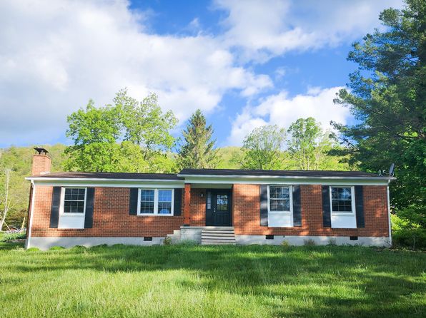 45 Sunrise Terrace Rd, Hot Springs, VA 24445