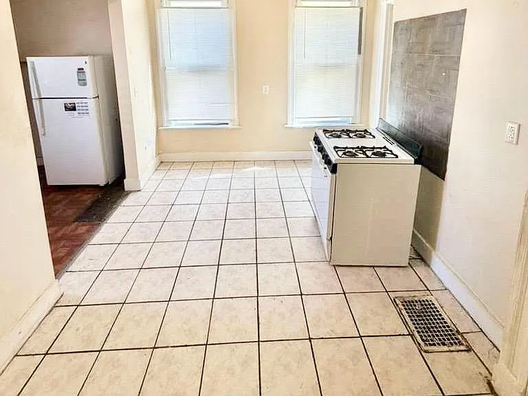 331 Edgewood Ave #1 — Photo 1