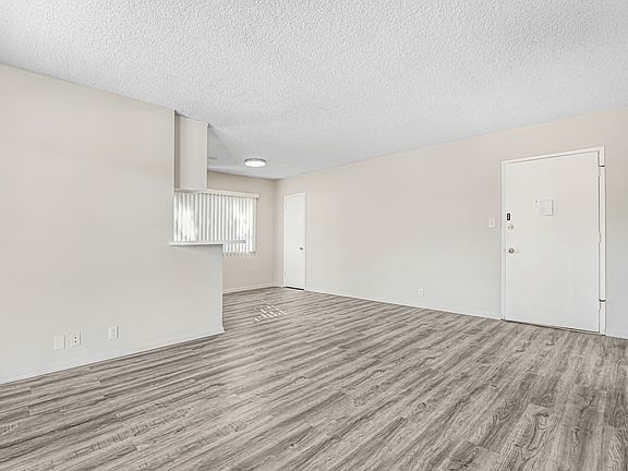 5th image of 4077 McLaughlin Ave APT 5