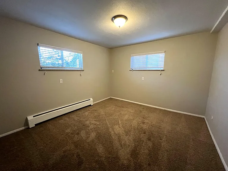 5858 Pierson St — Photo 27