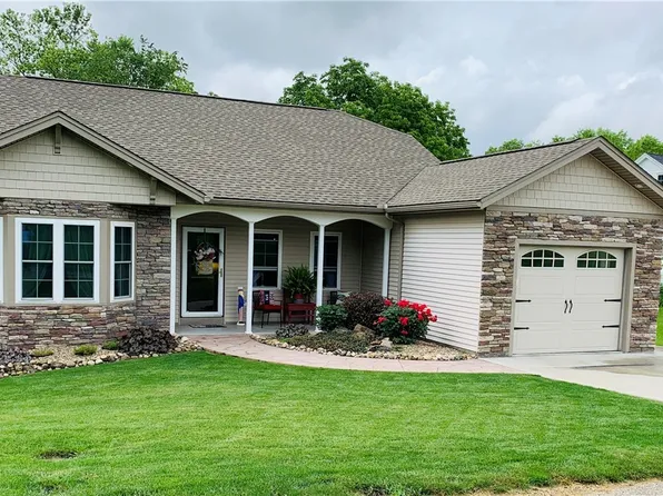 317 Woodridge Dr, Wintersville, OH 43953