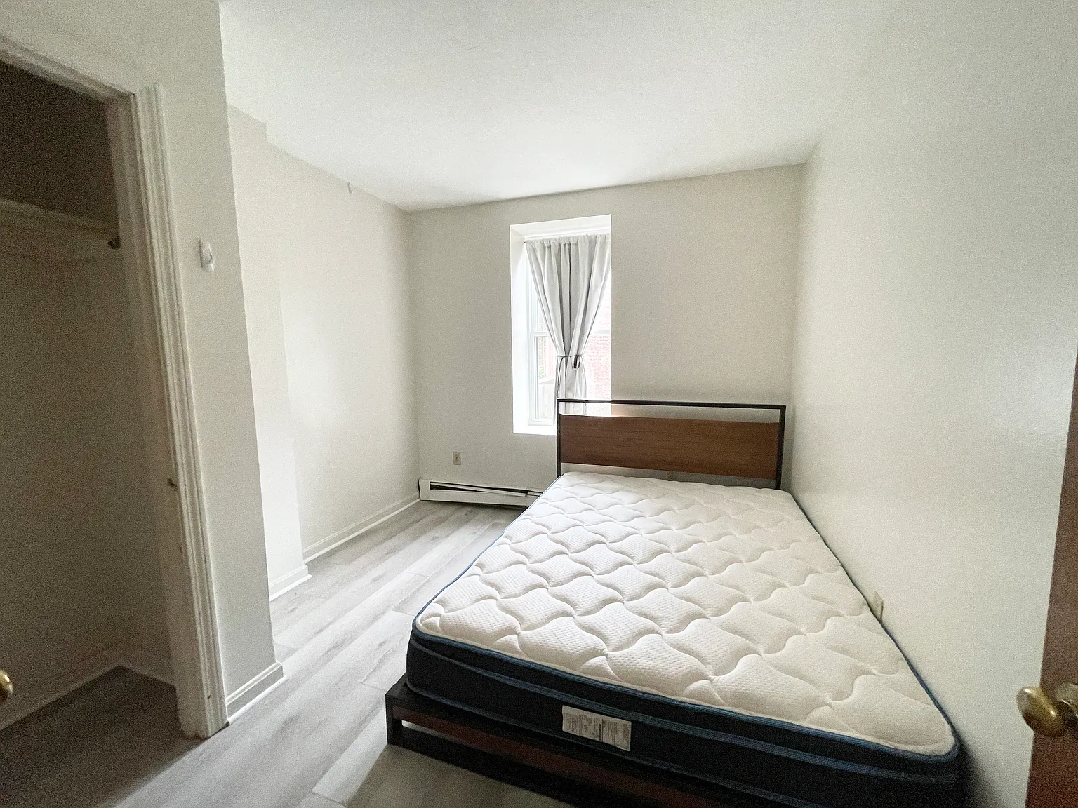 2 bed, 1000 sqft, $3,800 — Photo 4