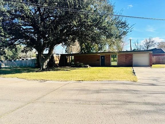 2nd image of 3500 Doris St