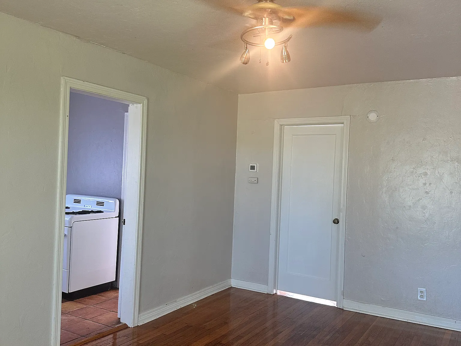 1 bed, 700 sqft, $1,000 — Photo 1