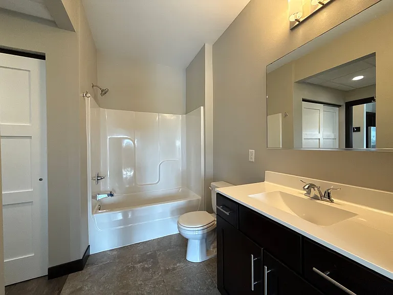 1028 3rd St SE #408 — Photo 33