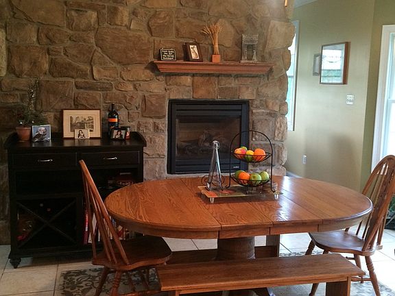 Breakfast Room w/ Fireplace