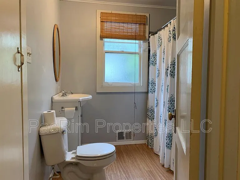 1303 H St #1 — Photo 10