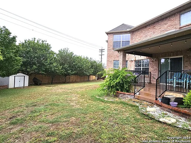 208 Springtree Cv — Photo 32