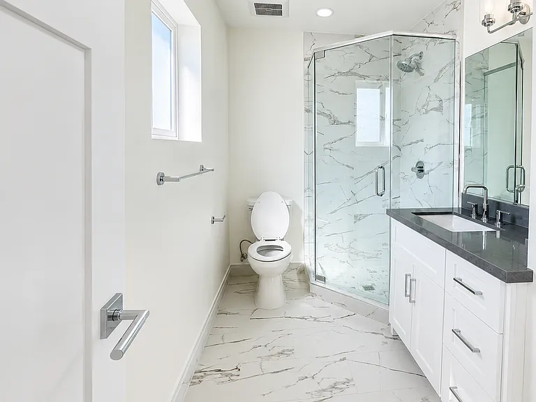 1819 Westholme Ave — Photo 22