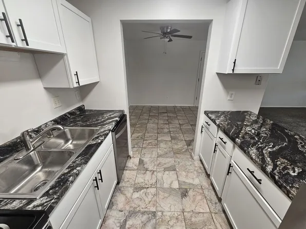Brush Arbor, 4610 Jenewein Rd APT 5, Fitchburg, WI 53711