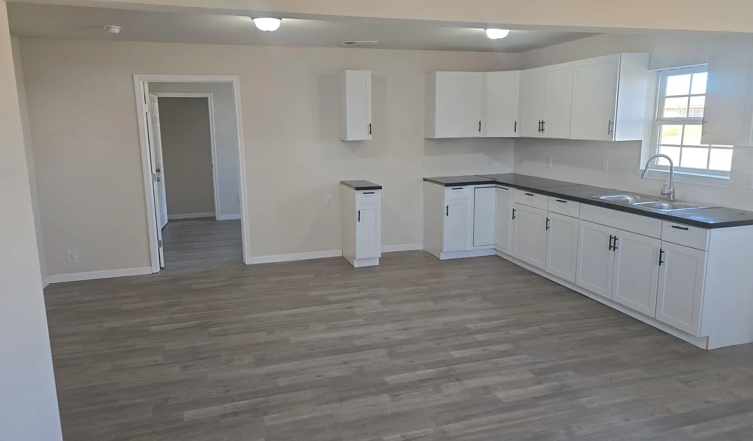 3301 Storey Ave - 3301 Storey Ave - Unit B — Photo 1