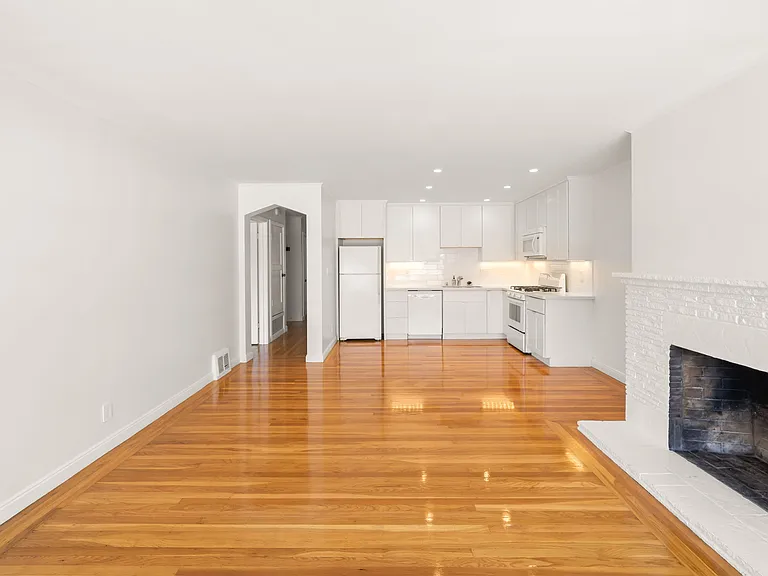 4441 Balboa St #2 — Photo 11