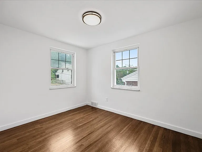 2182 Pauline Ave — Photo 11