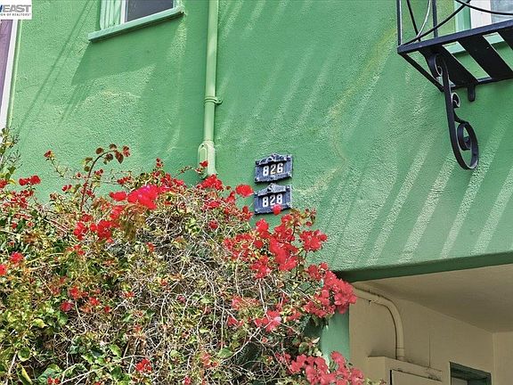 2nd image of 826-828 30th Ave