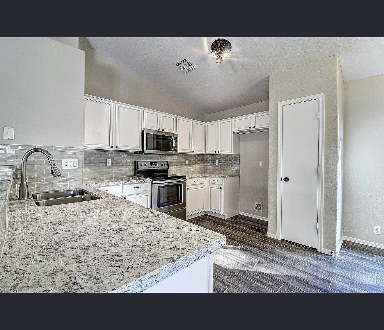 3 bed, 1503 sqft, $2,400 — Photo 3