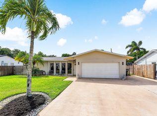 7536 Cocoanut Dr, Lake Worth, FL 33467