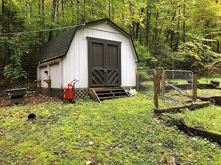 147 Lail Ln — Photo 6