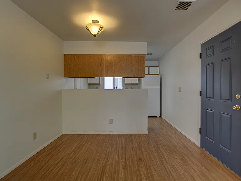 717 Bird St — Photo 7