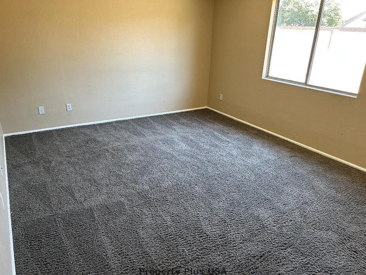 3 bed, 2.0 bath, 1276 sqft, $1,600 — Photo 4
