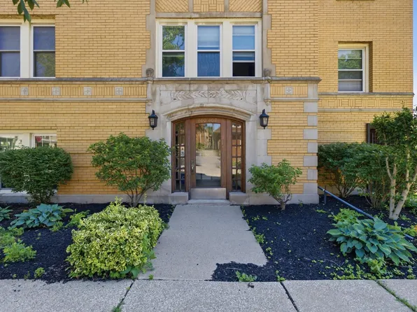 600 Elgin Ave #3B, Forest Park, IL 60130