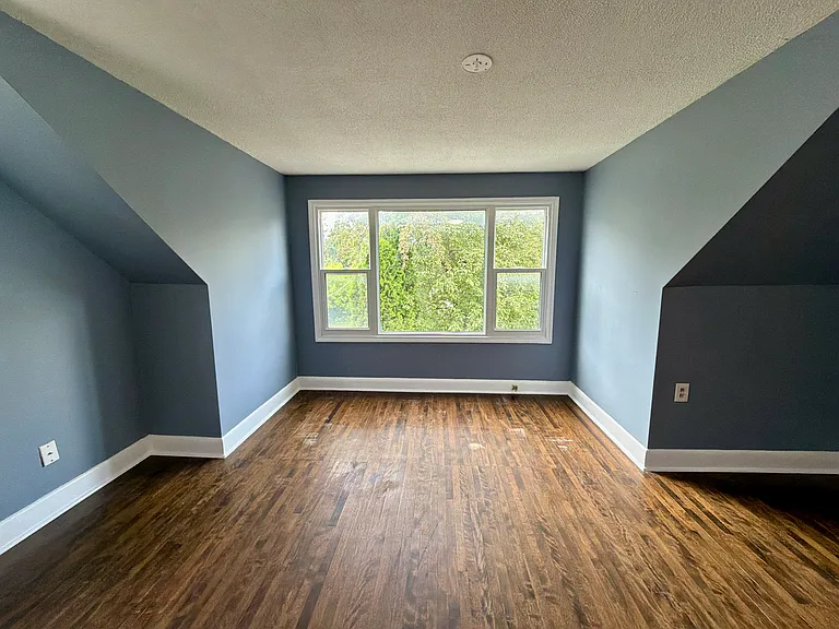 45 Campbell Ave — Photo 10