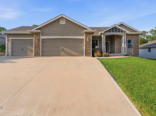 8793 Nellie Dr, Manhattan, KS 66502
