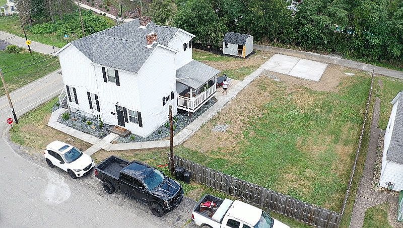 2nd image of 400 Monongahela Ave