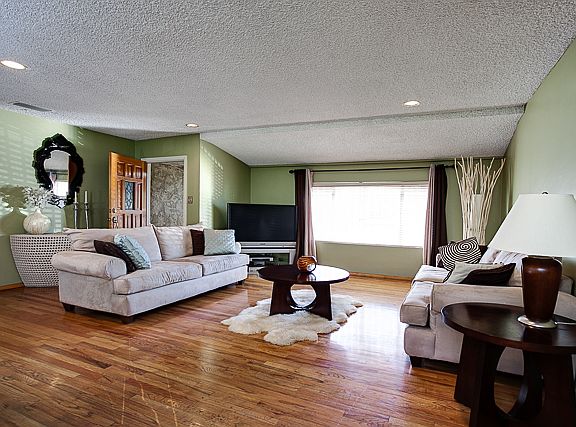 2nd image of 8245 Saint Clair Ave
