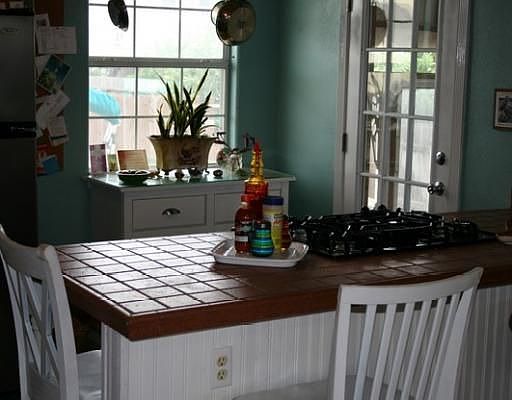 3rd image of 217 W Roberts Ave