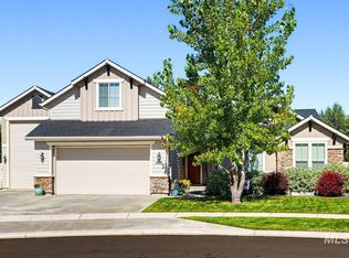 1518 W Bear Track Dr, Meridian, ID 83642