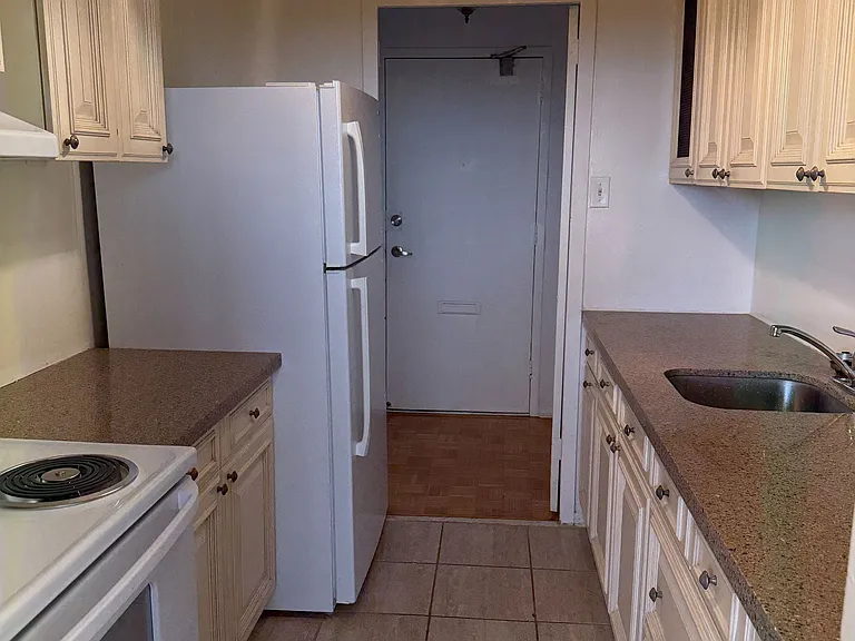 161 Oakwood Ave #902 — Photo 4
