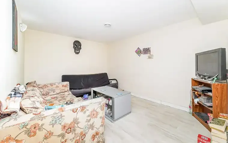 2 bed, 1.0 bath, 803 sqft, $900 — Photo 4