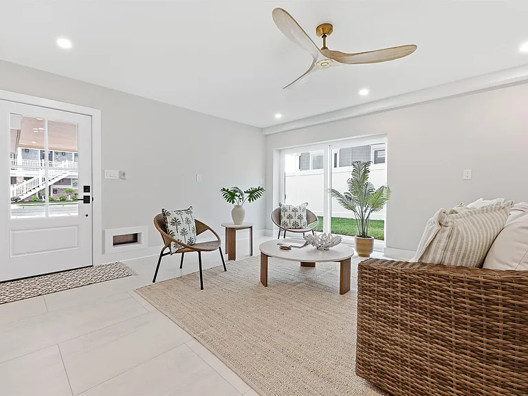105 S Stratford Ave #BEACHBLOCK JULY AUG — Photo 9