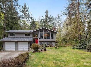 3000 SE Royalwood Pl, Pt Orchard, WA 98367