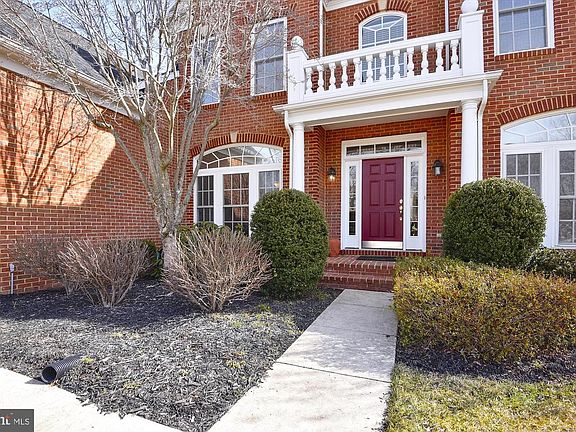 3rd image of 1301 Forest Oak Ct