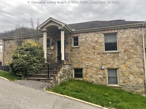 418 Chestnut St, Logan, WV 25601