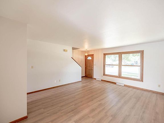 5th image of 507 Maple STREET #B