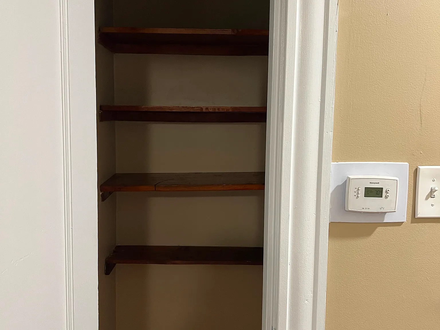 3 bed, $2,000 — Photo 2