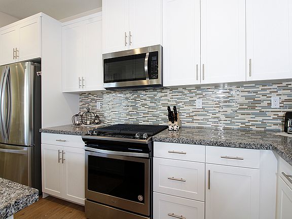 3rd image of 38585 Windingwalk Dr