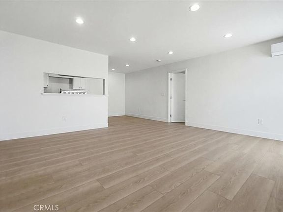 4th image of 307 N Tustin Ave #C
