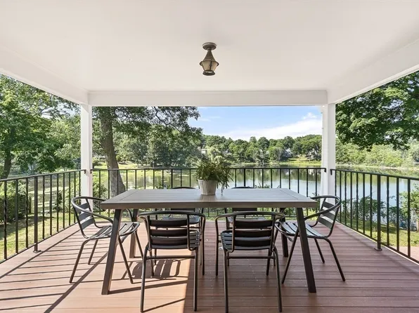 10 Dartmouth St, Winchester, MA 01890