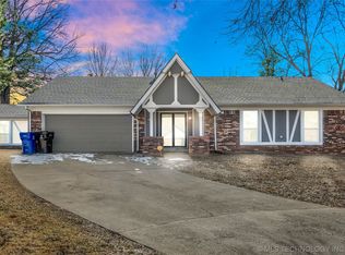 705 Briarwood Cir, Broken Arrow, OK 74011