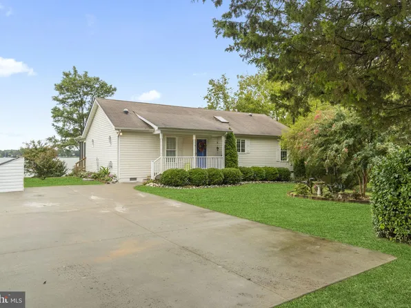 1359 Harbor View Cir, Colonial Beach, VA 22443
