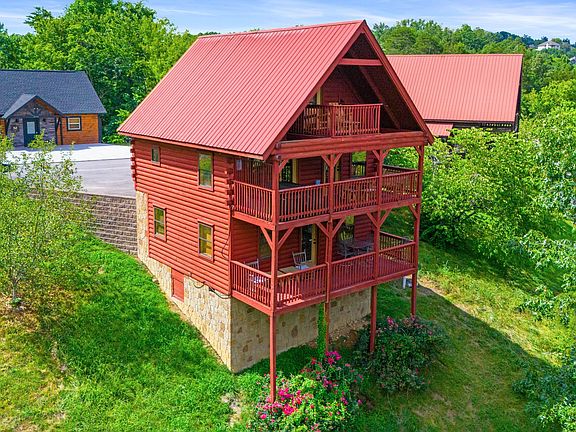 2nd image of 513 Hideaway Ridge Cir