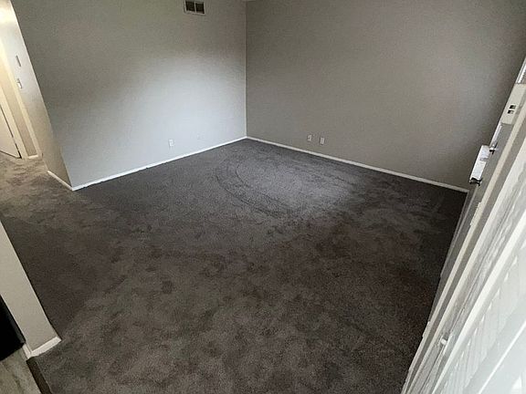 2nd image of 700 Chateau Dr #610