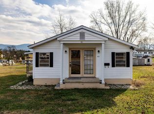411 4th St, Luray, VA 22835